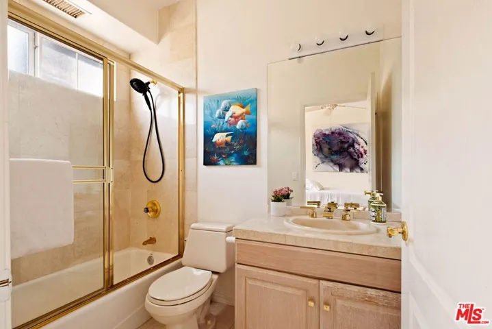 5150 Bellaire Avenue, Valley Village, California 91607