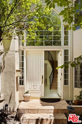 5150 Bellaire Avenue, Valley Village, California 91607