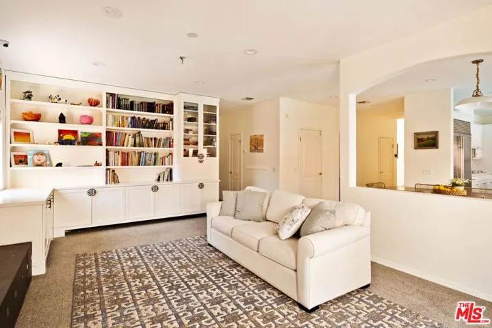 5150 Bellaire Avenue, Valley Village, California 91607