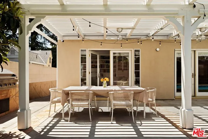 5150 Bellaire Avenue, Valley Village, California 91607