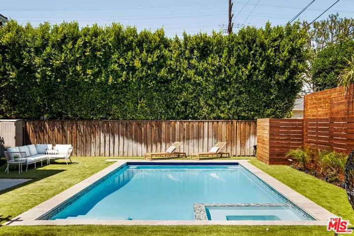 5150 Bellaire Avenue, Valley Village, California 91607