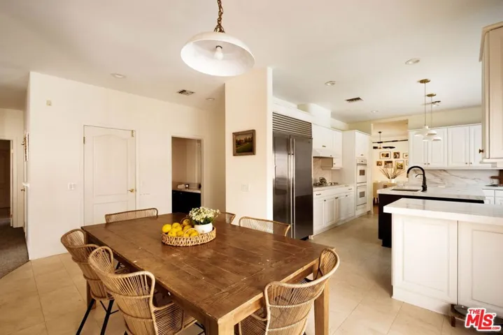 5150 Bellaire Avenue, Valley Village, California 91607