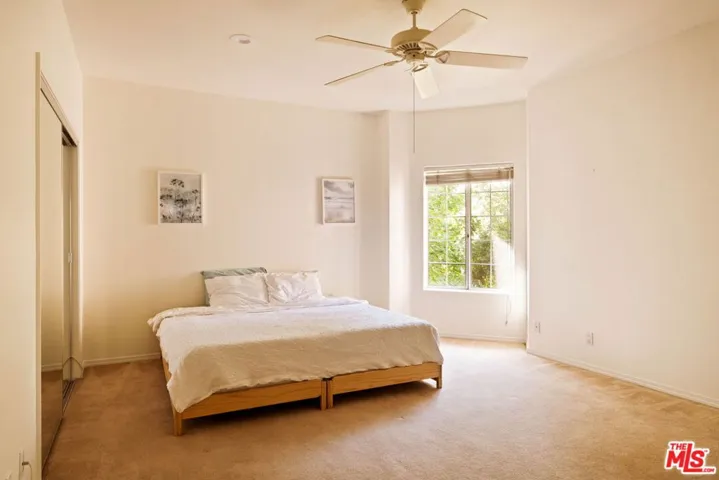 5150 Bellaire Avenue, Valley Village, California 91607