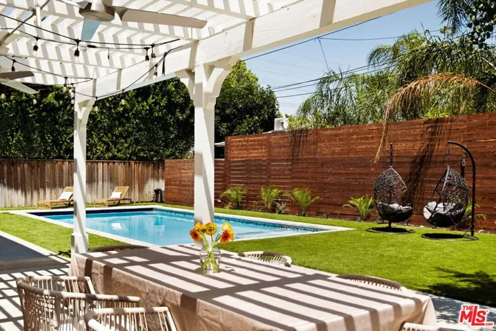5150 Bellaire Avenue, Valley Village, California 91607