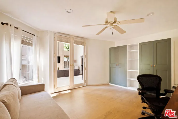5150 Bellaire Avenue, Valley Village, California 91607