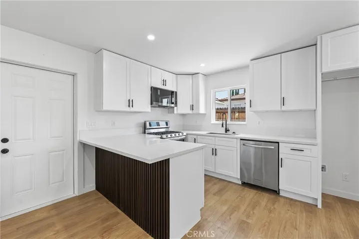 45040 Redwood Avenue, Lancaster, California 93534