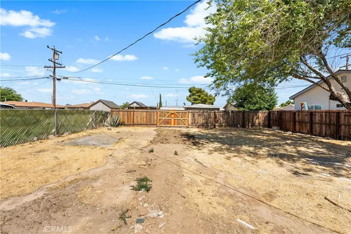 45040 Redwood Avenue, Lancaster, California 93534