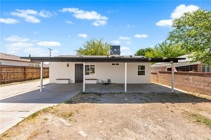 45040 Redwood Avenue, Lancaster, California 93534