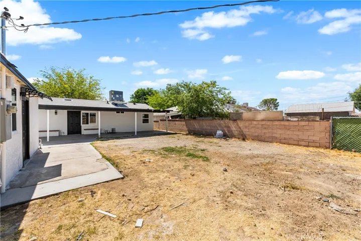 45040 Redwood Avenue, Lancaster, California 93534