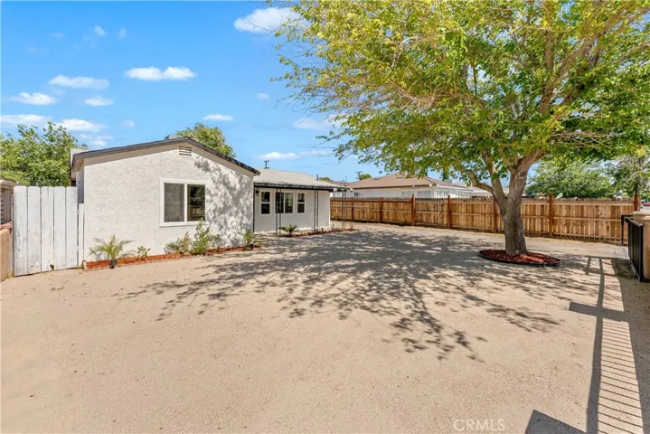 45040 Redwood Avenue, Lancaster, California 93534