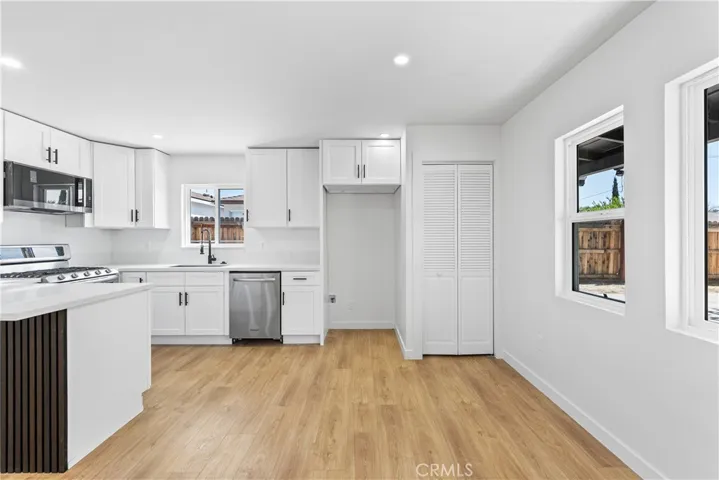 45040 Redwood Avenue, Lancaster, California 93534
