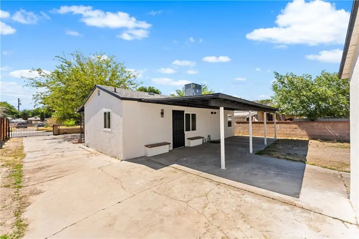 45040 Redwood Avenue, Lancaster, California 93534