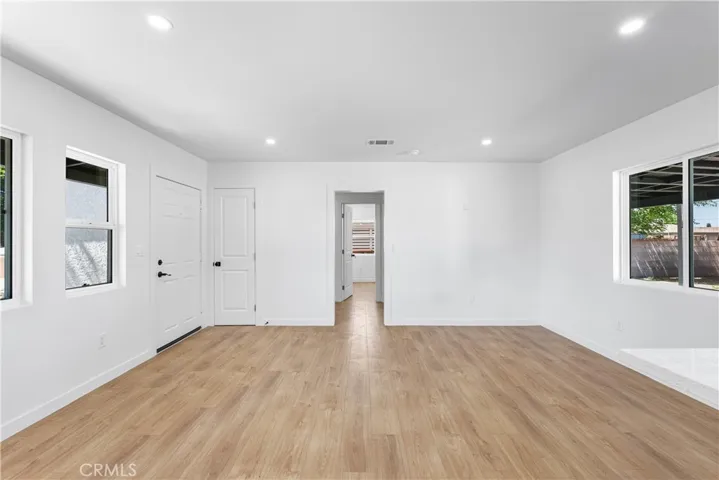 45040 Redwood Avenue, Lancaster, California 93534