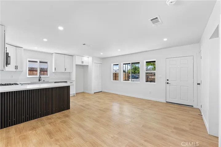 45040 Redwood Avenue, Lancaster, California 93534
