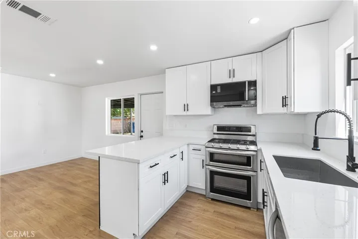 45040 Redwood Avenue, Lancaster, California 93534