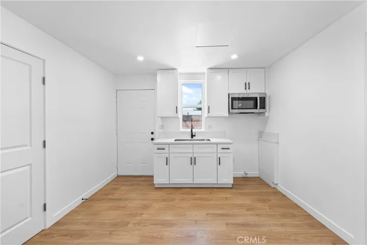 45040 Redwood Avenue, Lancaster, California 93534