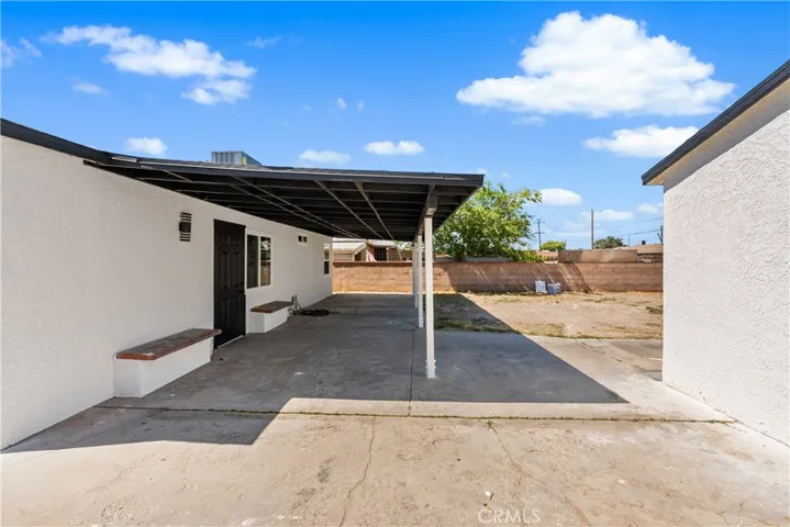 45040 Redwood Avenue, Lancaster, California 93534