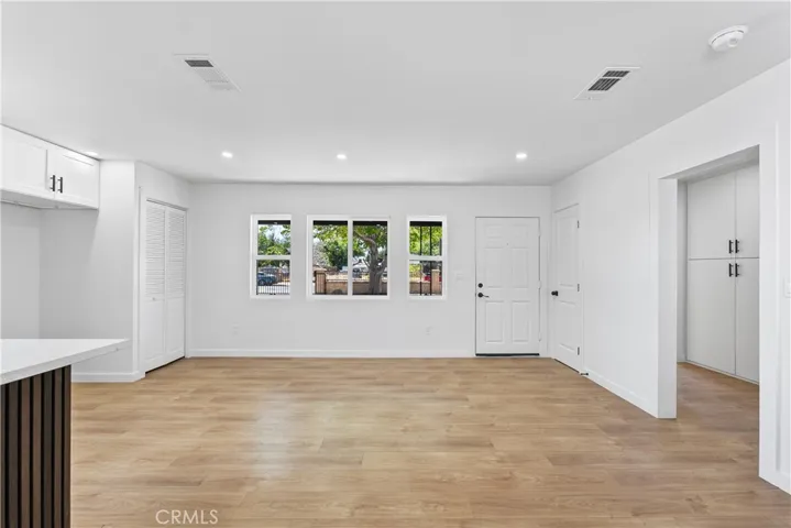 45040 Redwood Avenue, Lancaster, California 93534