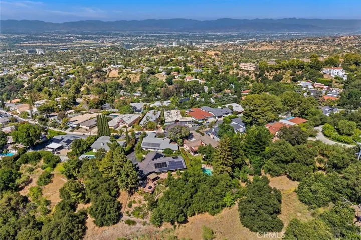 3369 Alginet Drive, Encino, California 91436