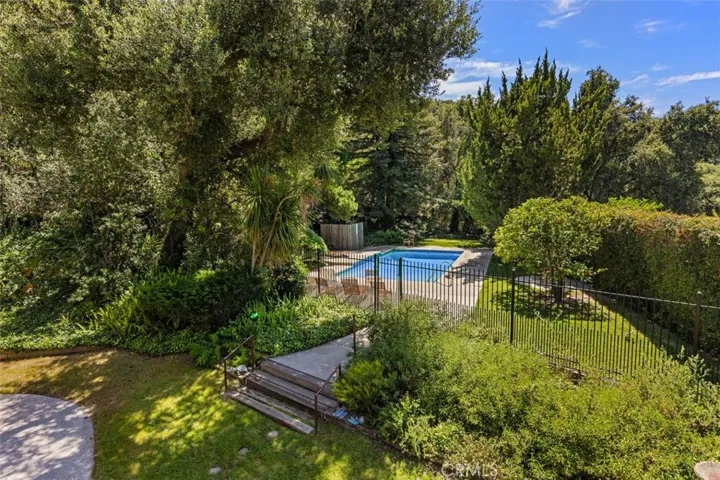 3369 Alginet Drive, Encino, California 91436