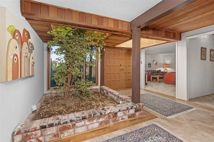 3369 Alginet Drive, Encino, California 91436