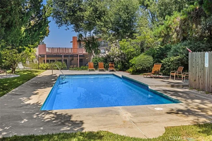 3369 Alginet Drive, Encino, California 91436