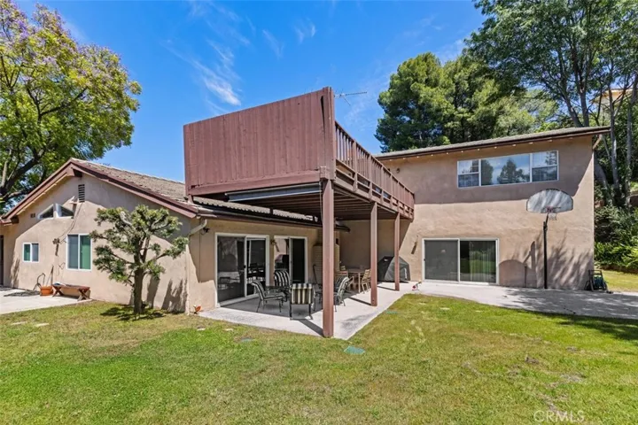 3369 Alginet Drive, Encino, California 91436