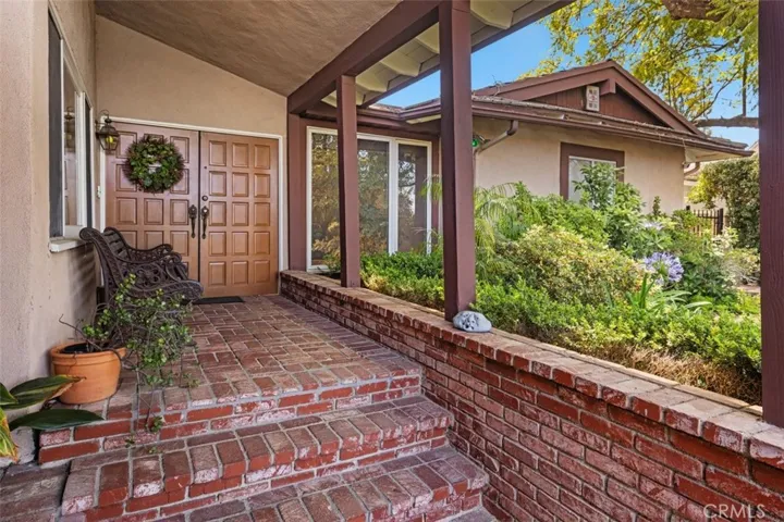 3369 Alginet Drive, Encino, California 91436