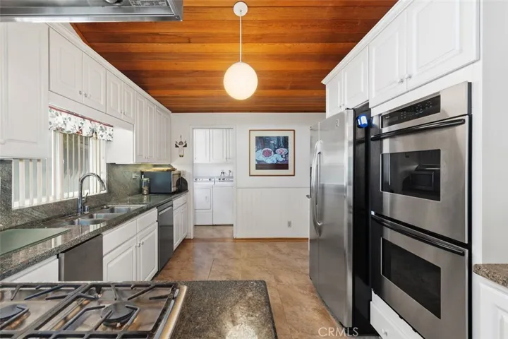 3369 Alginet Drive, Encino, California 91436