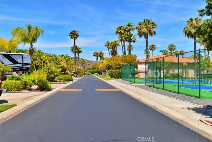 street view towards clubhouse
