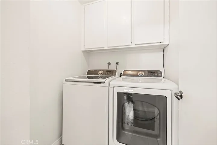 In unit washer and dryer - upstiars
