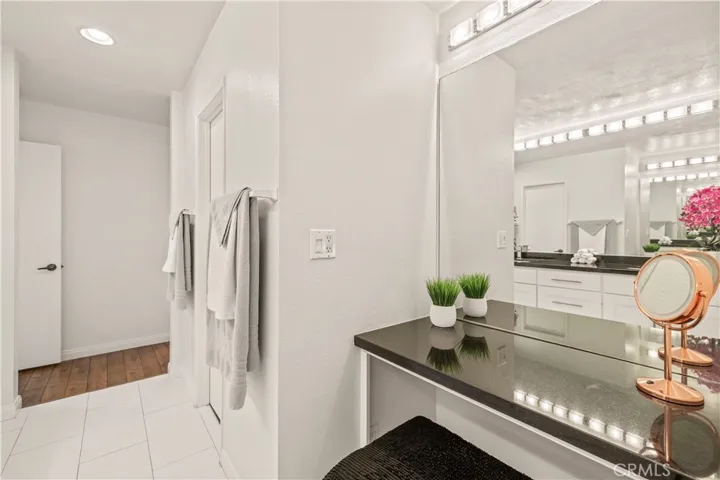 Large en suite bath room