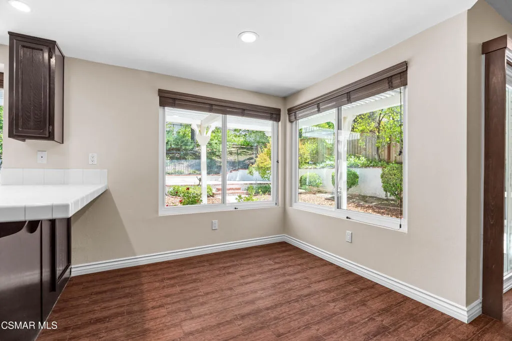 6421 Smoke Tree Ave-Breakfast Nook