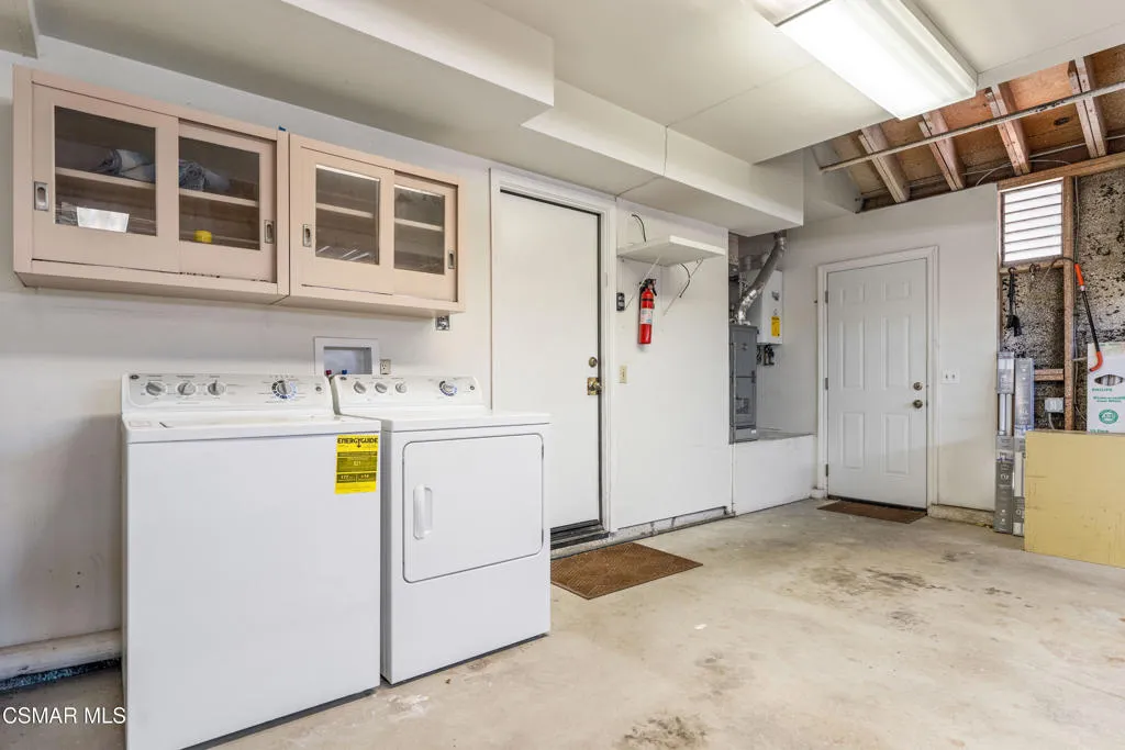6421 Smoke Tree Ave-Garage Laundry