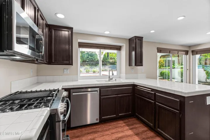6421 Smoke Tree Ave-Kit 3
