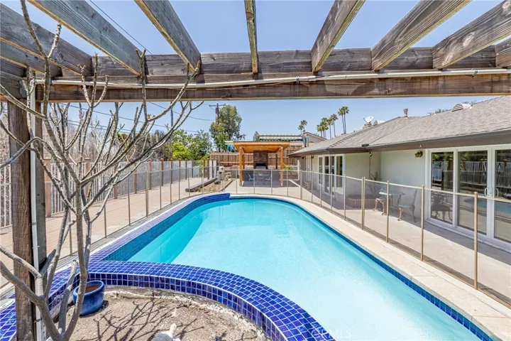 3860 Valley Lights Drive, Pasadena, California 91107