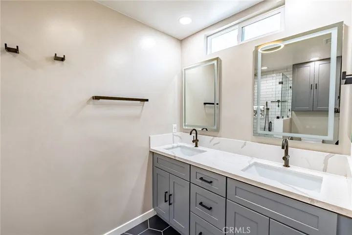 3860 Valley Lights Drive, Pasadena, California 91107