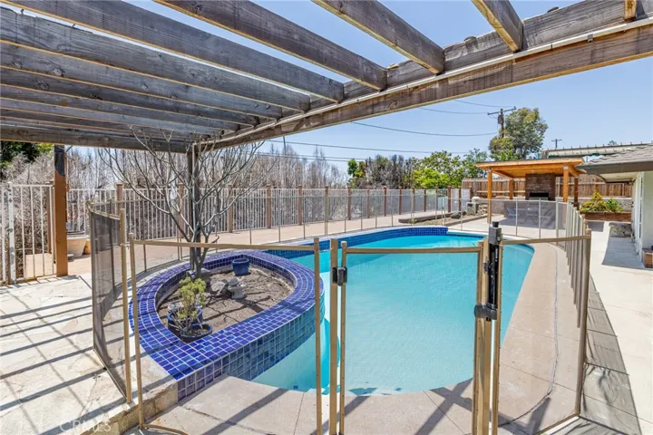 3860 Valley Lights Drive, Pasadena, California 91107