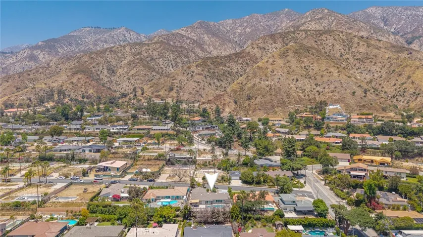 3860 Valley Lights Drive, Pasadena, California 91107