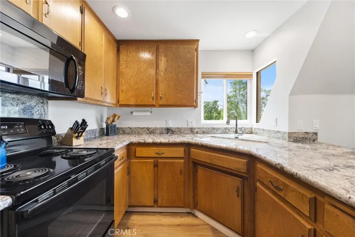 28207 Oaks Rancho, Keene, California 93531