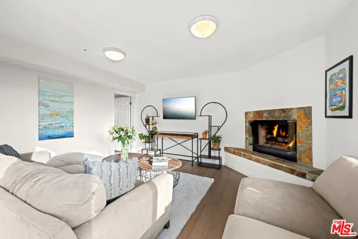 lower level suite