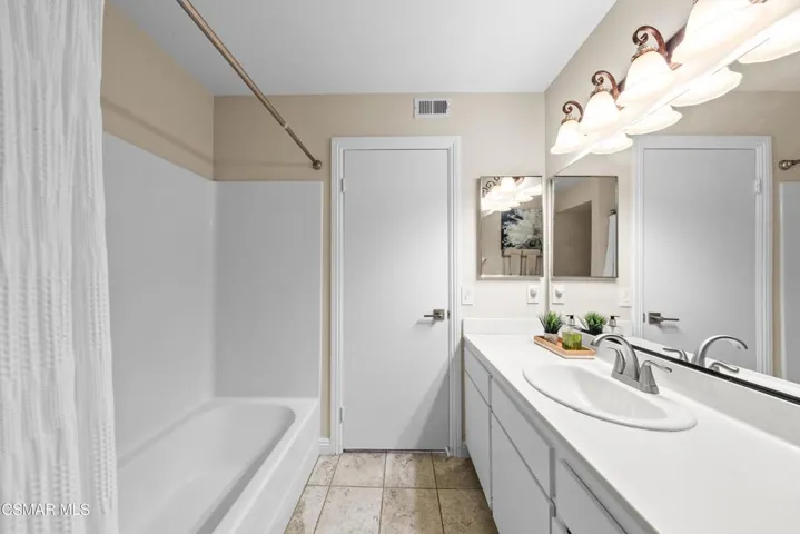 hall bath2