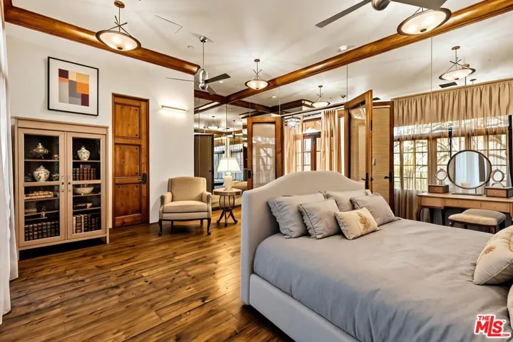 2374 Earls Court, Los Angeles, California 90077