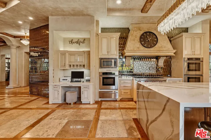 2374 Earls Court, Los Angeles, California 90077