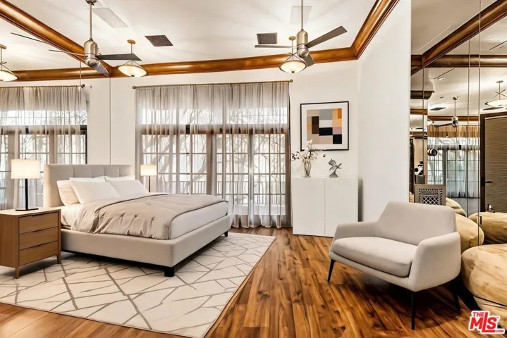 2374 Earls Court, Los Angeles, California 90077