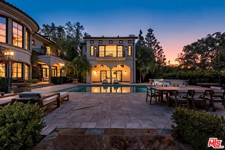 2374 Earls Court, Los Angeles, California 90077