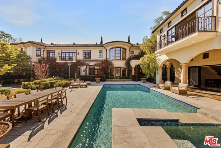 2374 Earls Court, Los Angeles, California 90077