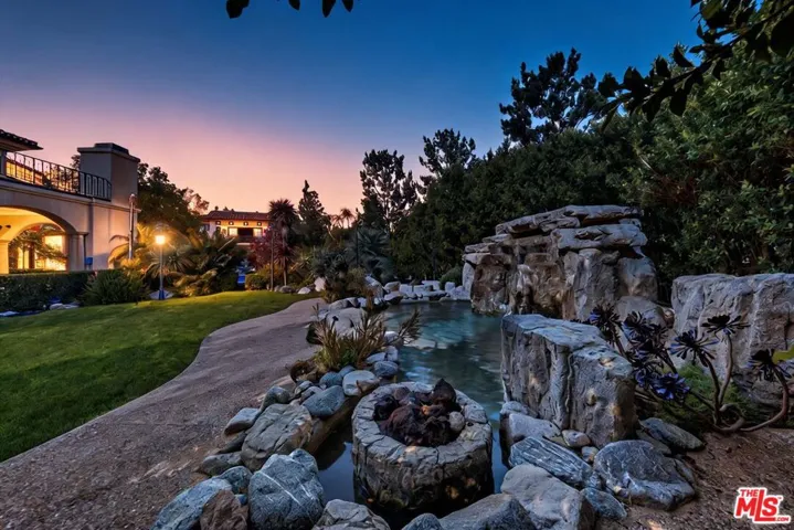 2374 Earls Court, Los Angeles, California 90077