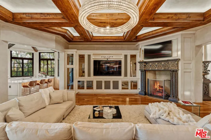2374 Earls Court, Los Angeles, California 90077