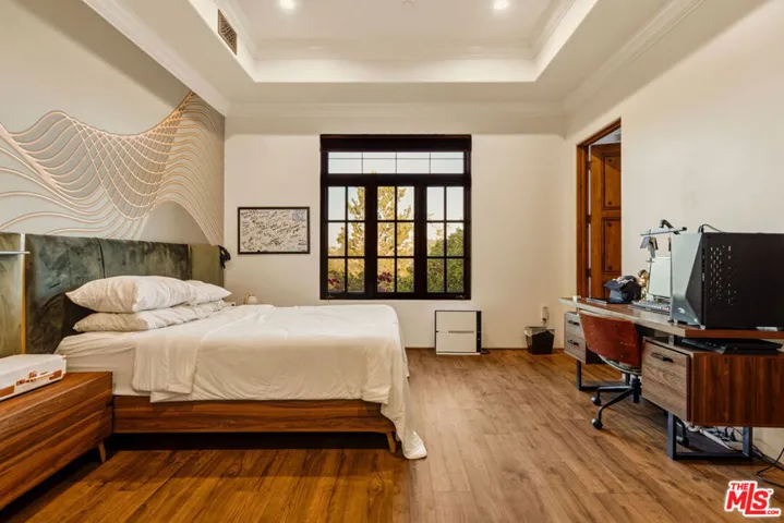 2374 Earls Court, Los Angeles, California 90077